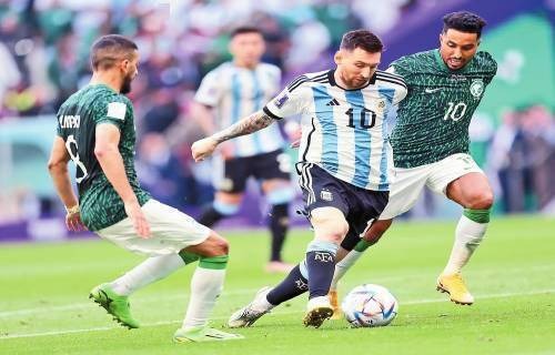 利物浦97分钟被绝平，曼城94分钟被绝平，选择“苟”的球队不配赢